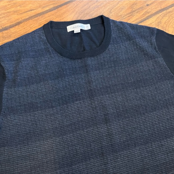 Calvin Klein sweater mens Large navy blue soft Merino Wool Acrylic light comfy - Picture 3 of 11